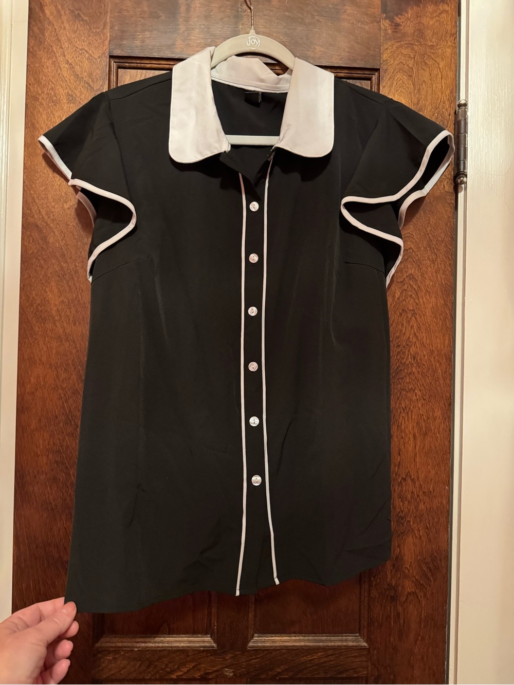 Black Short-Sleeve Button Front Top with White Trim🩷